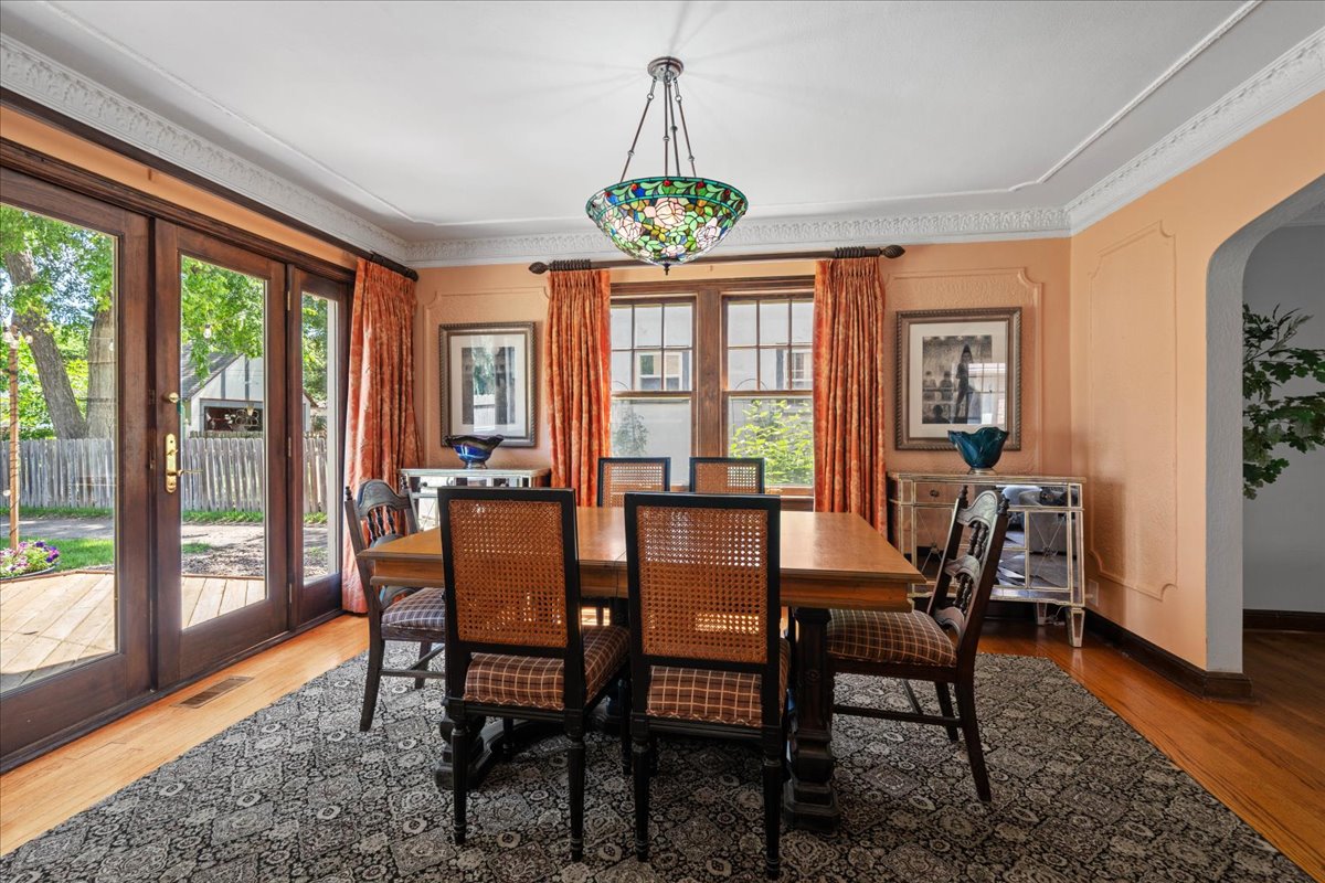 Formal dining room